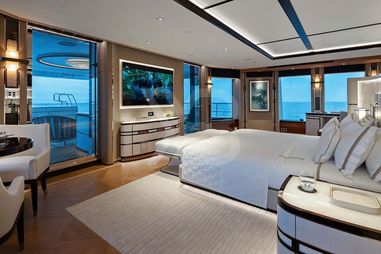 Lusine yacht interior 15