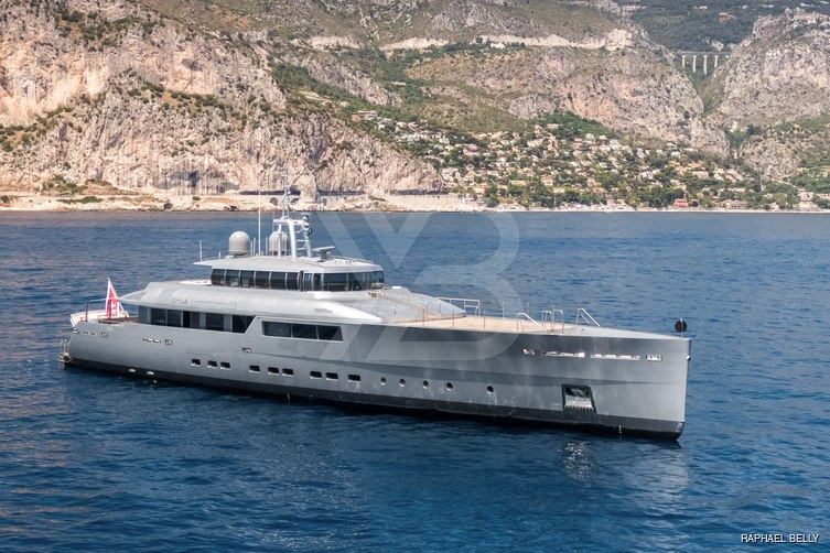 Falco Moscata yacht exterior 2