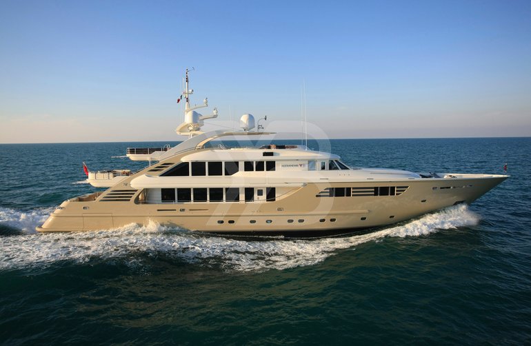 Muza yacht exterior 5