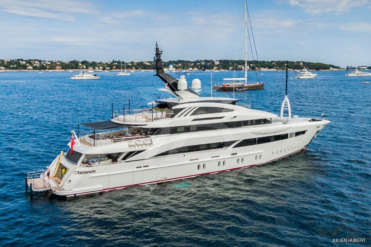 Florentia yacht exterior 32