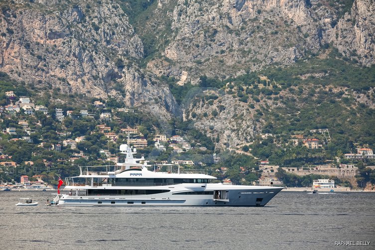 Papa yacht exterior 4