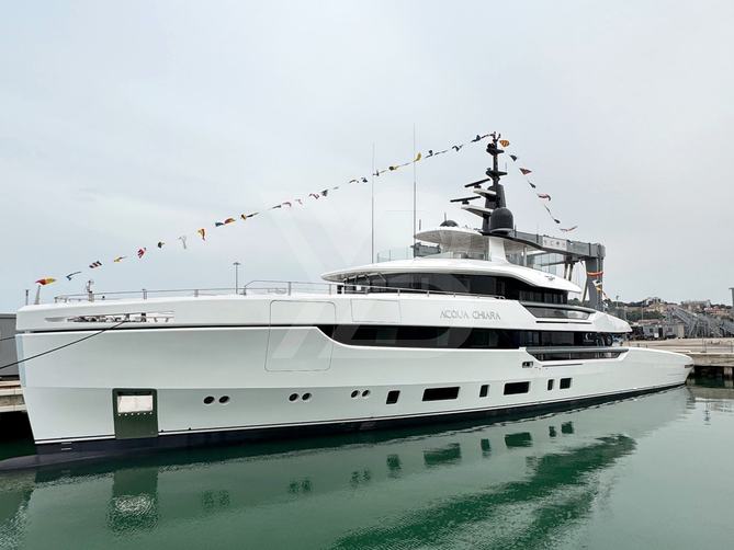 Acqua Chiara yacht exterior 16