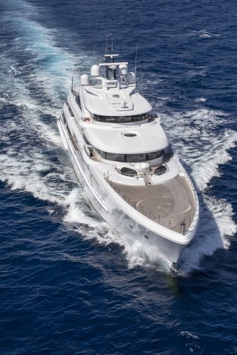 Spectre yacht exterior 67