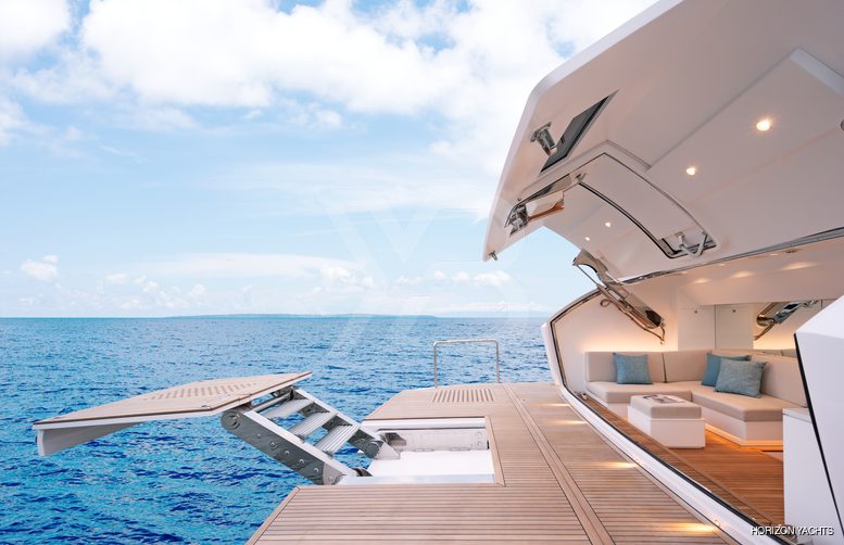 Island Soul yacht exterior 21