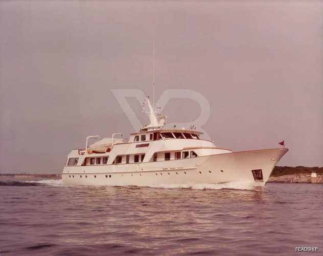 Calypso yacht exterior 3