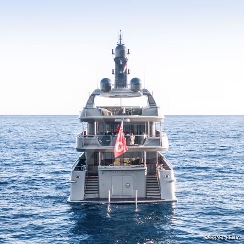 Vibrance yacht exterior 6