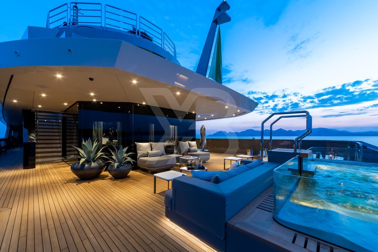 Casino Royale yacht exterior 40