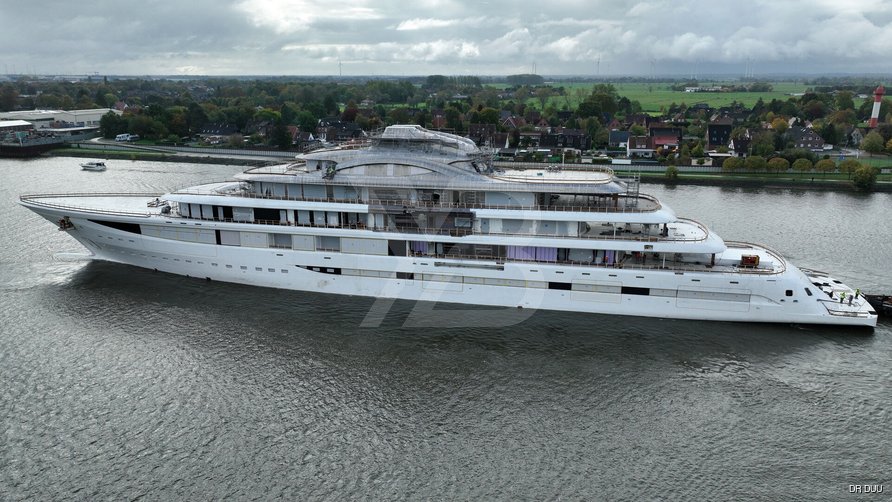 Project Defy yacht exterior 4