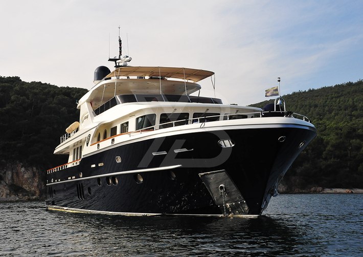 Sea Angel yacht exterior 3