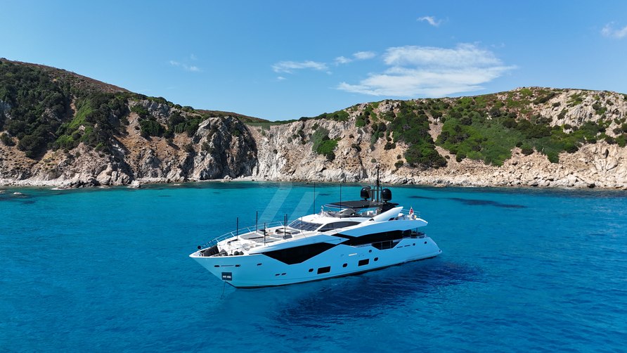 Survivor 2 yacht exterior 7