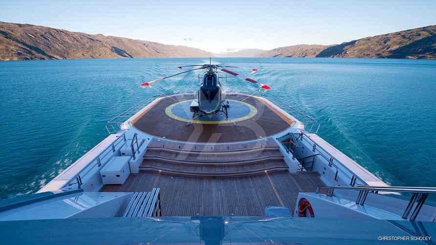 Cloudbreak yacht exterior 4