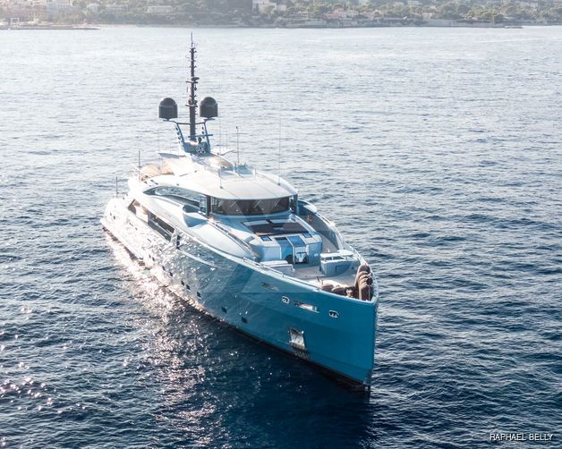 Queen Alla yacht exterior 3