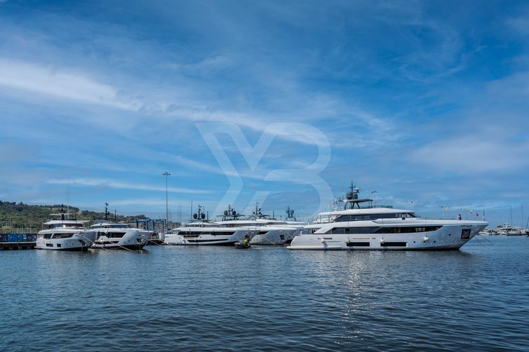 Ricacha Too yacht exterior 9