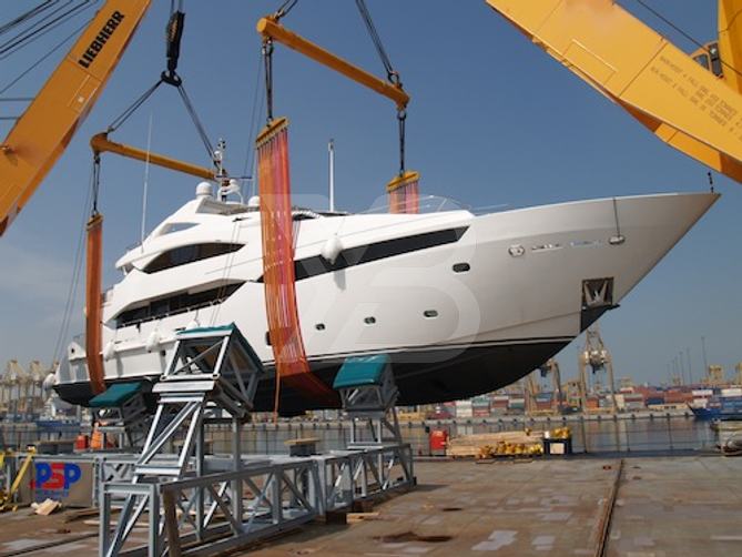 Al Amani yacht exterior 5