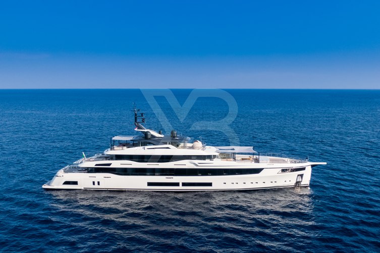 Logica 59 yacht exterior 2