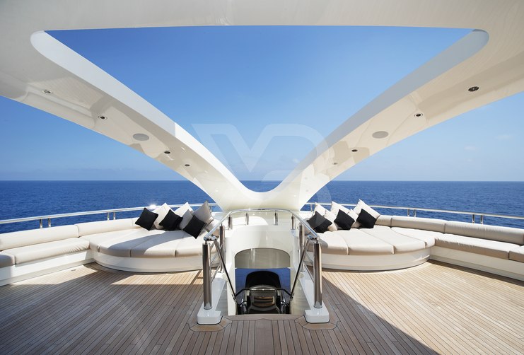 AV yacht exterior 20