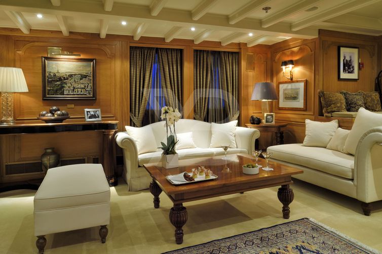 Christina O yacht interior 10