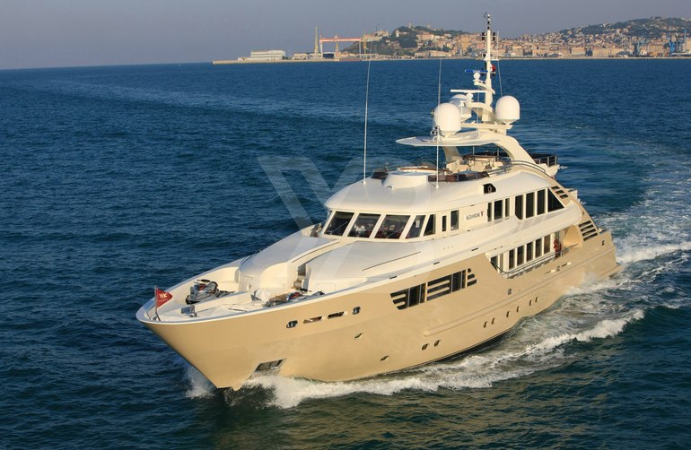 Muza yacht exterior 4