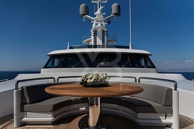 Invader yacht exterior 3