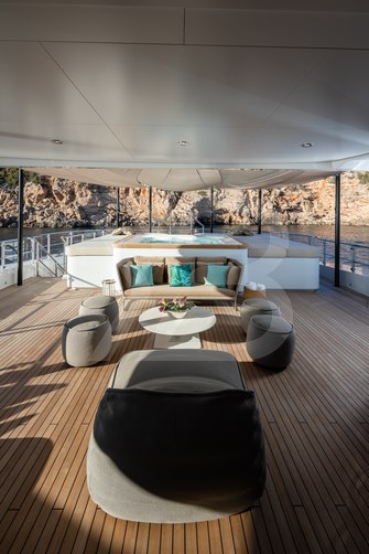 Artisan yacht exterior 158