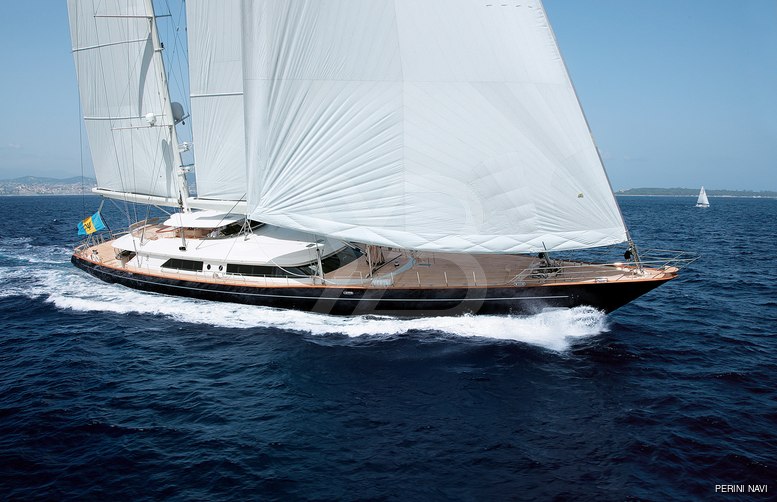 Fidelis yacht exterior 2