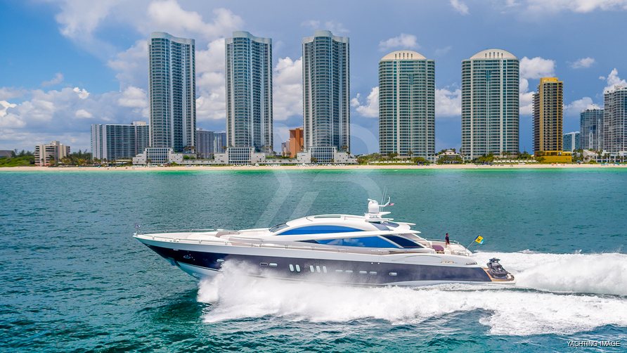Unico yacht exterior 4