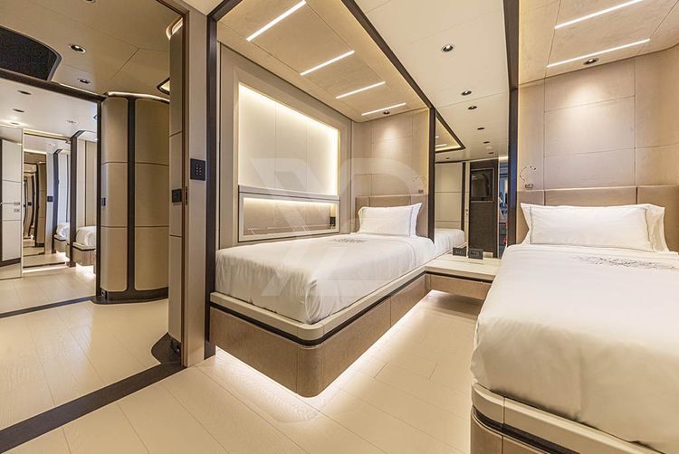 Vayus yacht interior 23