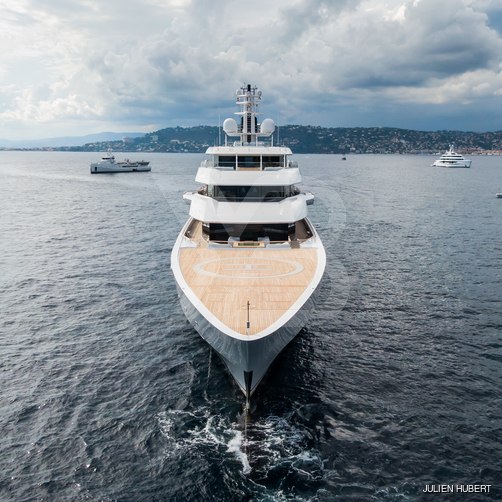 Infinity yacht exterior 18