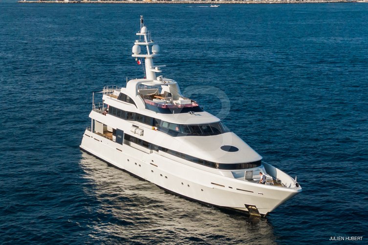 Life Saga yacht exterior 8