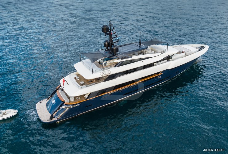 OM yacht exterior 15
