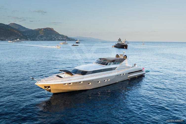 Lauren V yacht exterior 4