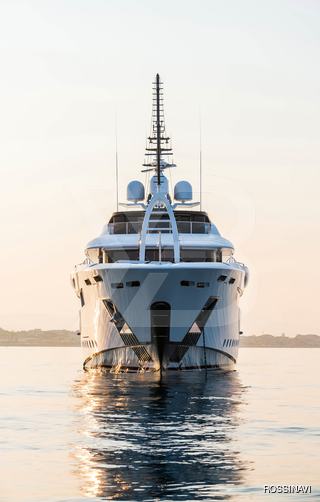 Florentia yacht exterior 17