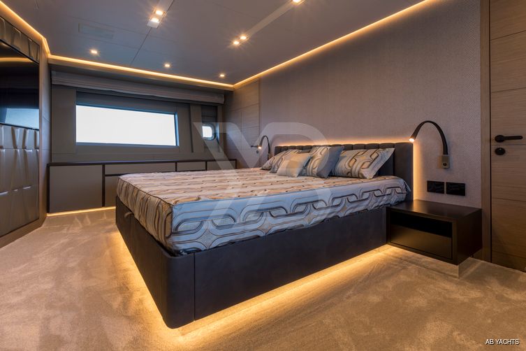 Grey Goose I yacht interior 8