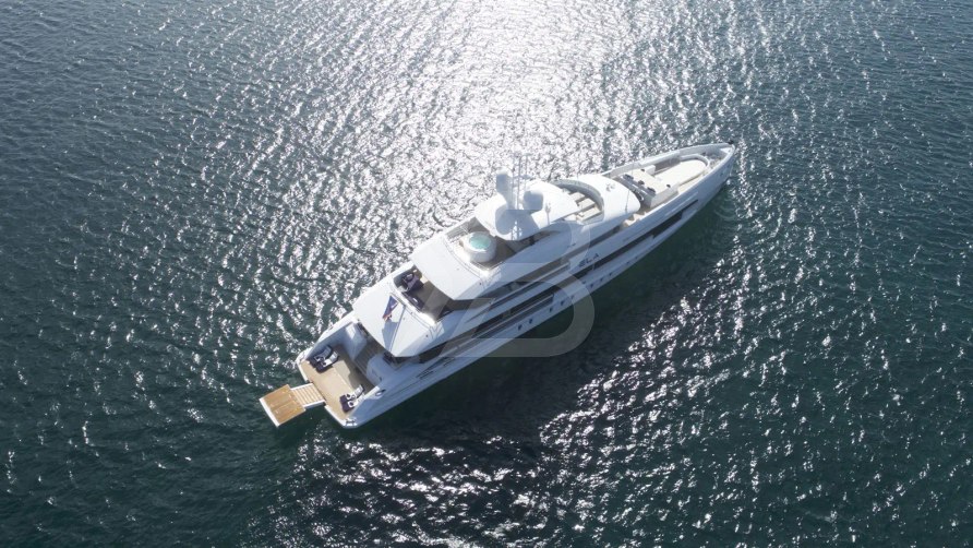 Ela yacht exterior 5