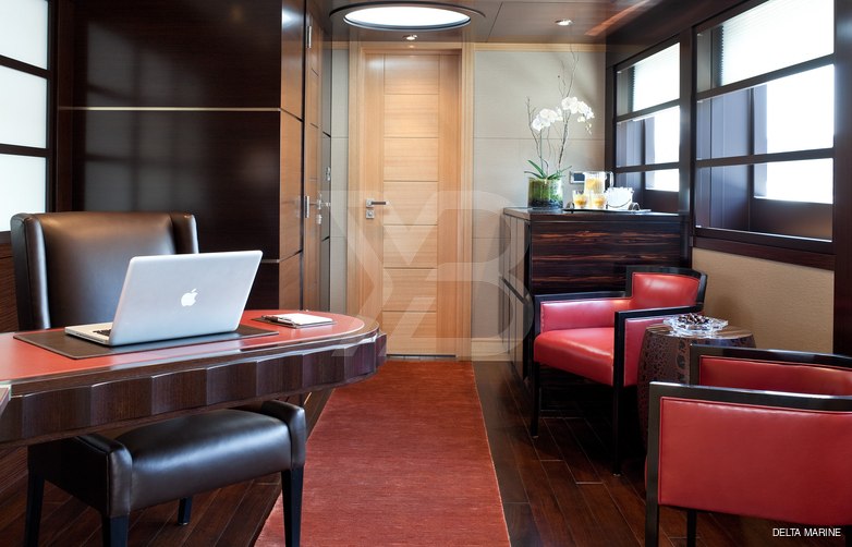 Rochade yacht interior 9