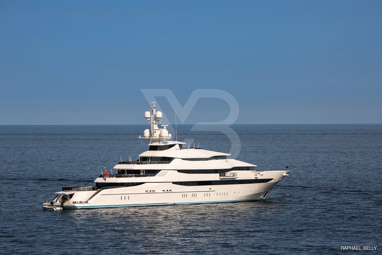 Amore Vero yacht exterior 13