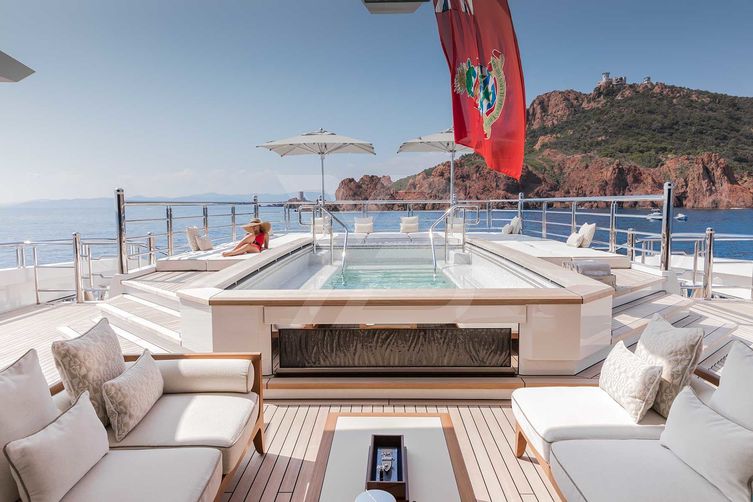 DreAMBoat 1 yacht exterior 3