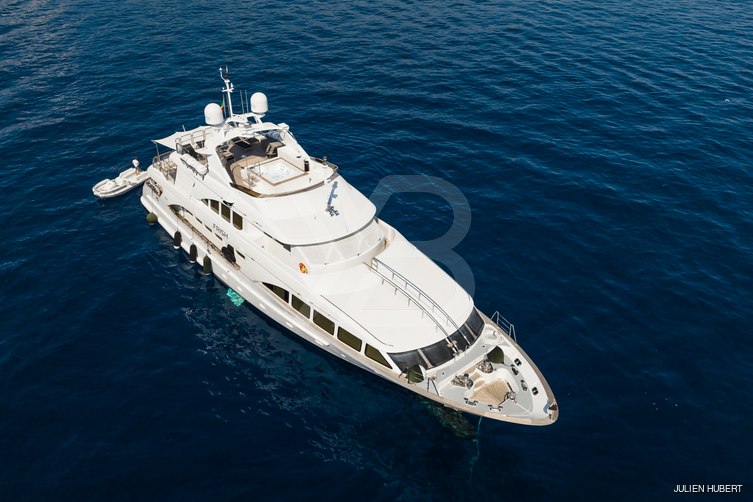 Frish yacht exterior 4