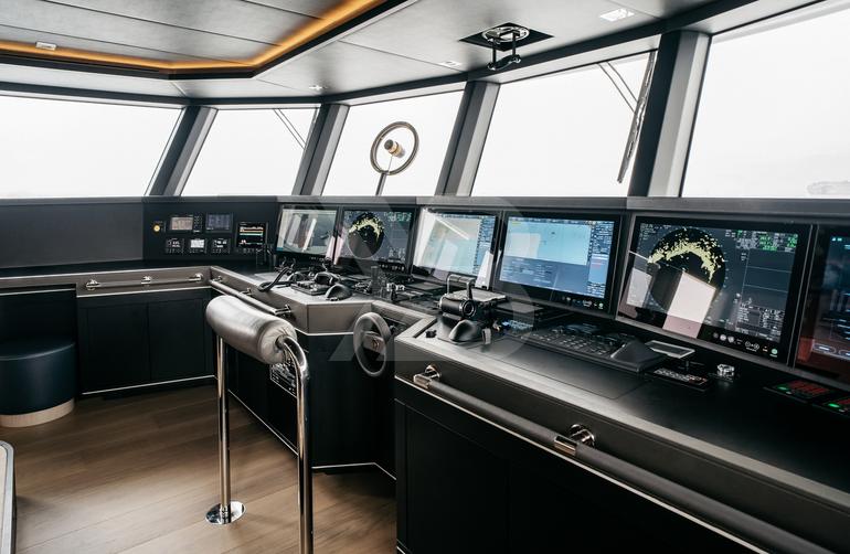 Heeus yacht interior 26