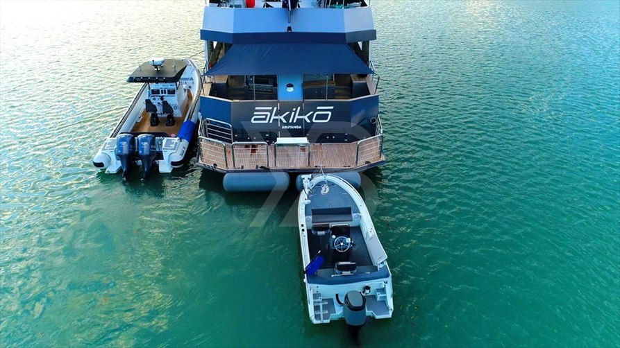 Akiko yacht exterior 6