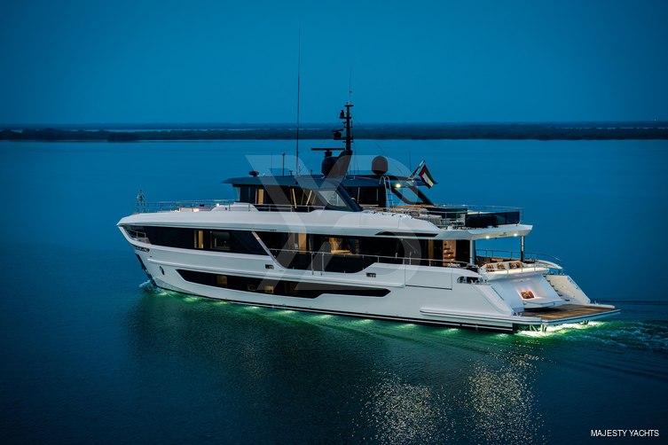 Dil yacht exterior 23