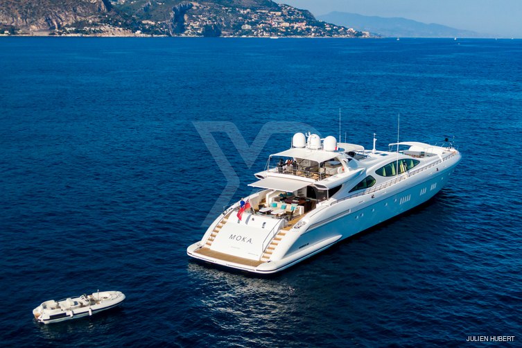 Hallo yacht exterior 12