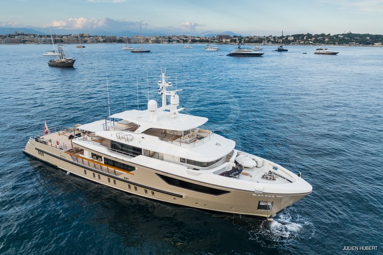 Amika yacht exterior 19