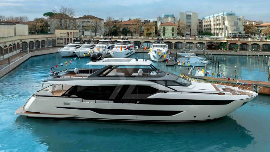 REV yacht exterior 25
