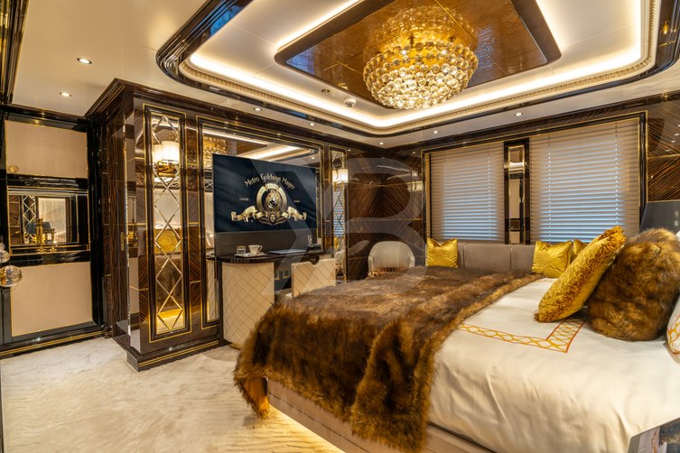 Leona yacht interior 43