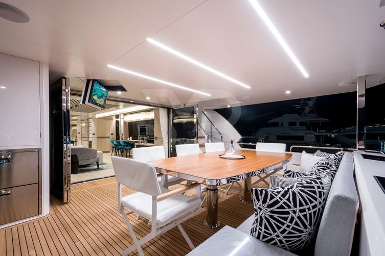 FD80 /07 yacht interior 4