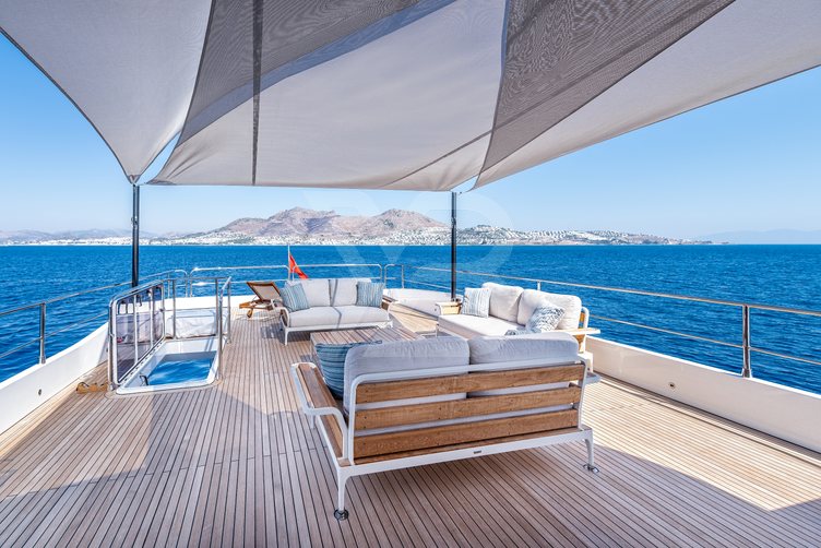 Tubabu yacht exterior 4