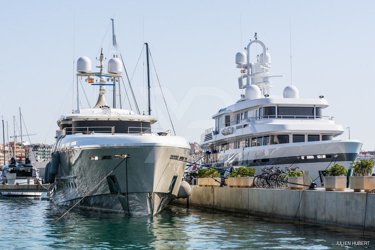 Endeavour 2 yacht exterior 22