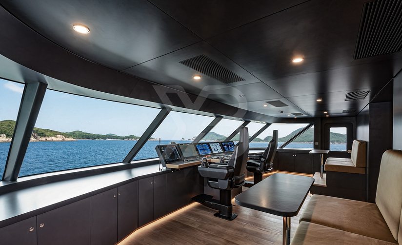 Reduce yacht interior 10