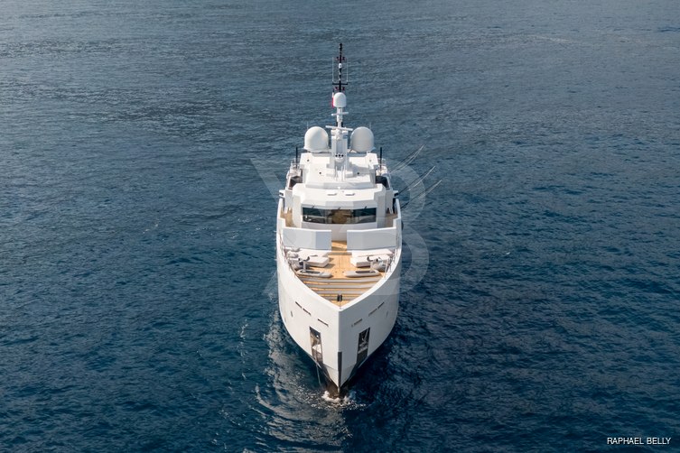 S7 yacht exterior 3